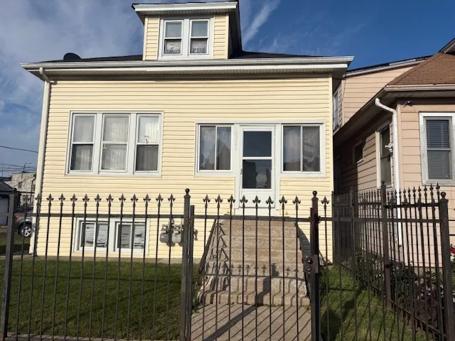 2320 N Mulligan Avenue IL