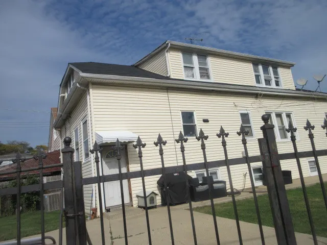 2320 N Mulligan Avenue IL