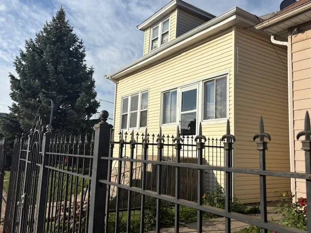 2320 N Mulligan Avenue IL