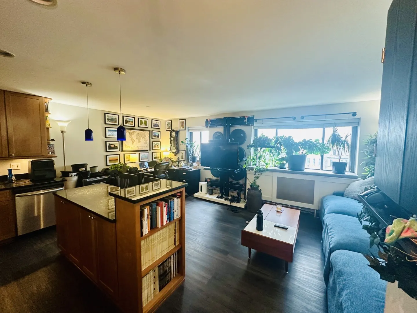 607 W Wrightwood Avenue 701 IL