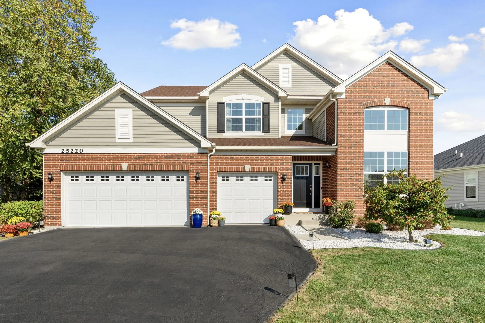 25220 W Zoumar Drive IL