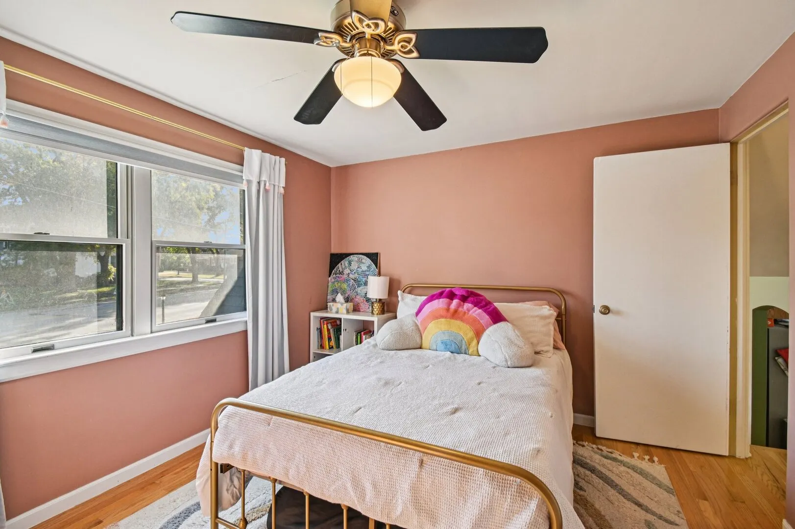 694 S York Street IL