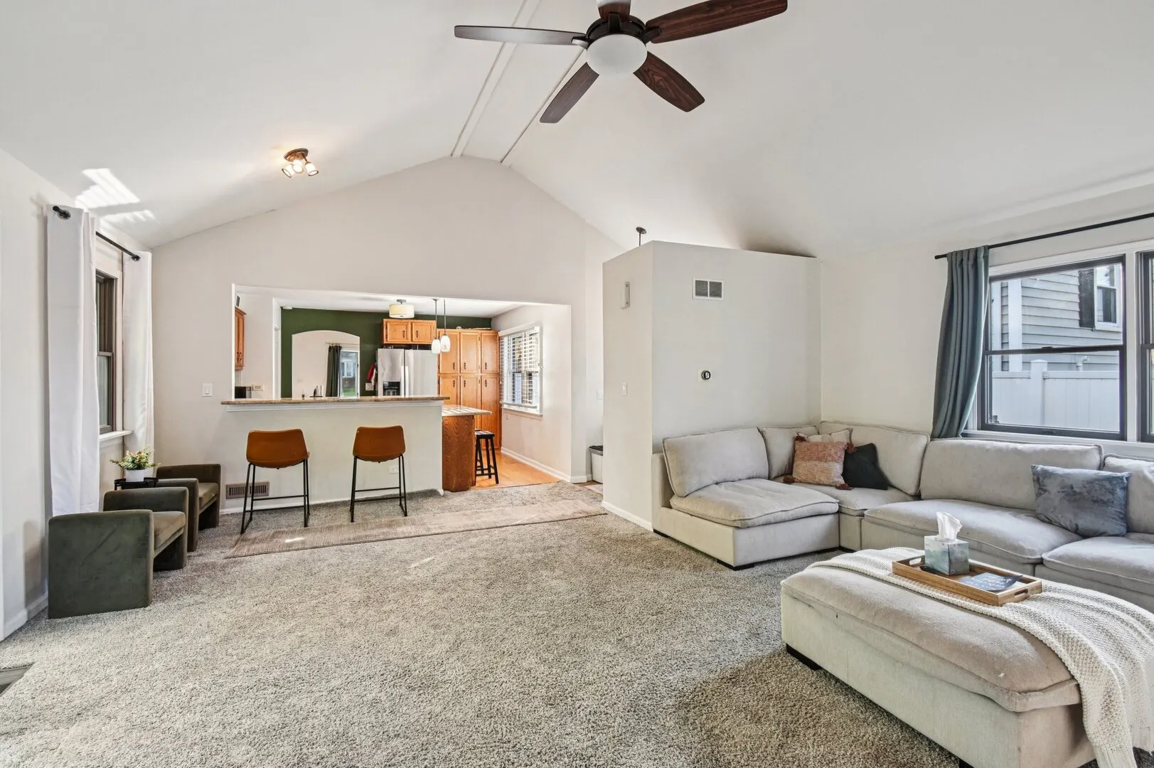 694 S York Street IL