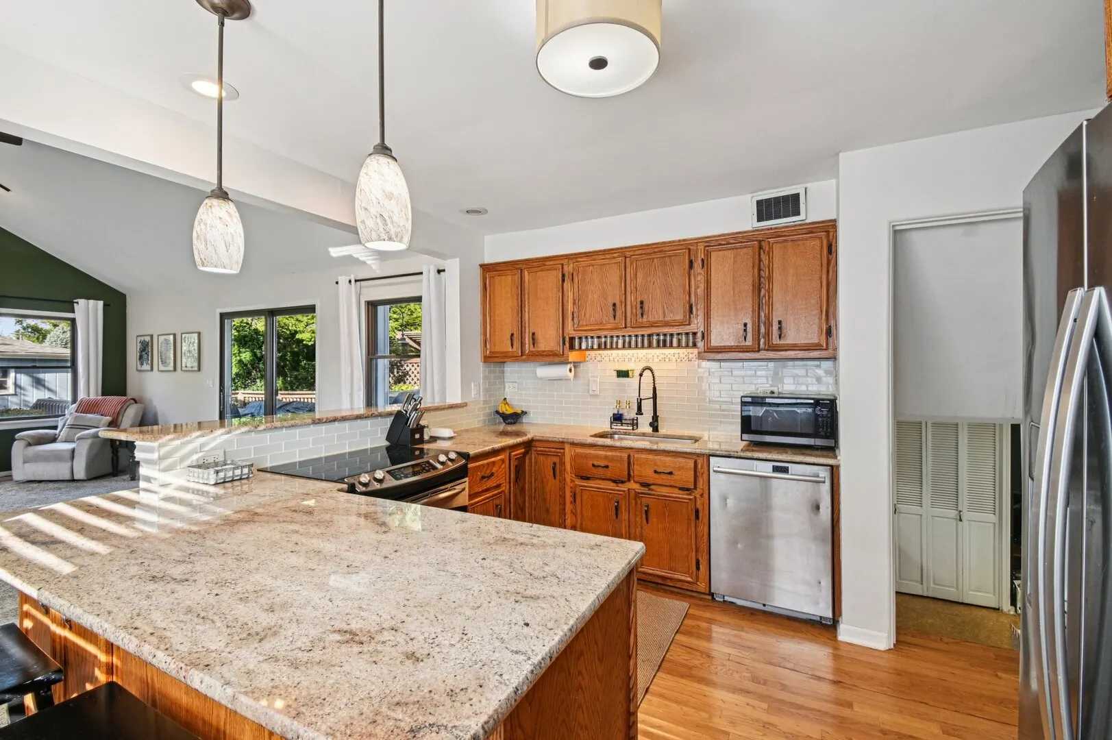 694 S York Street IL