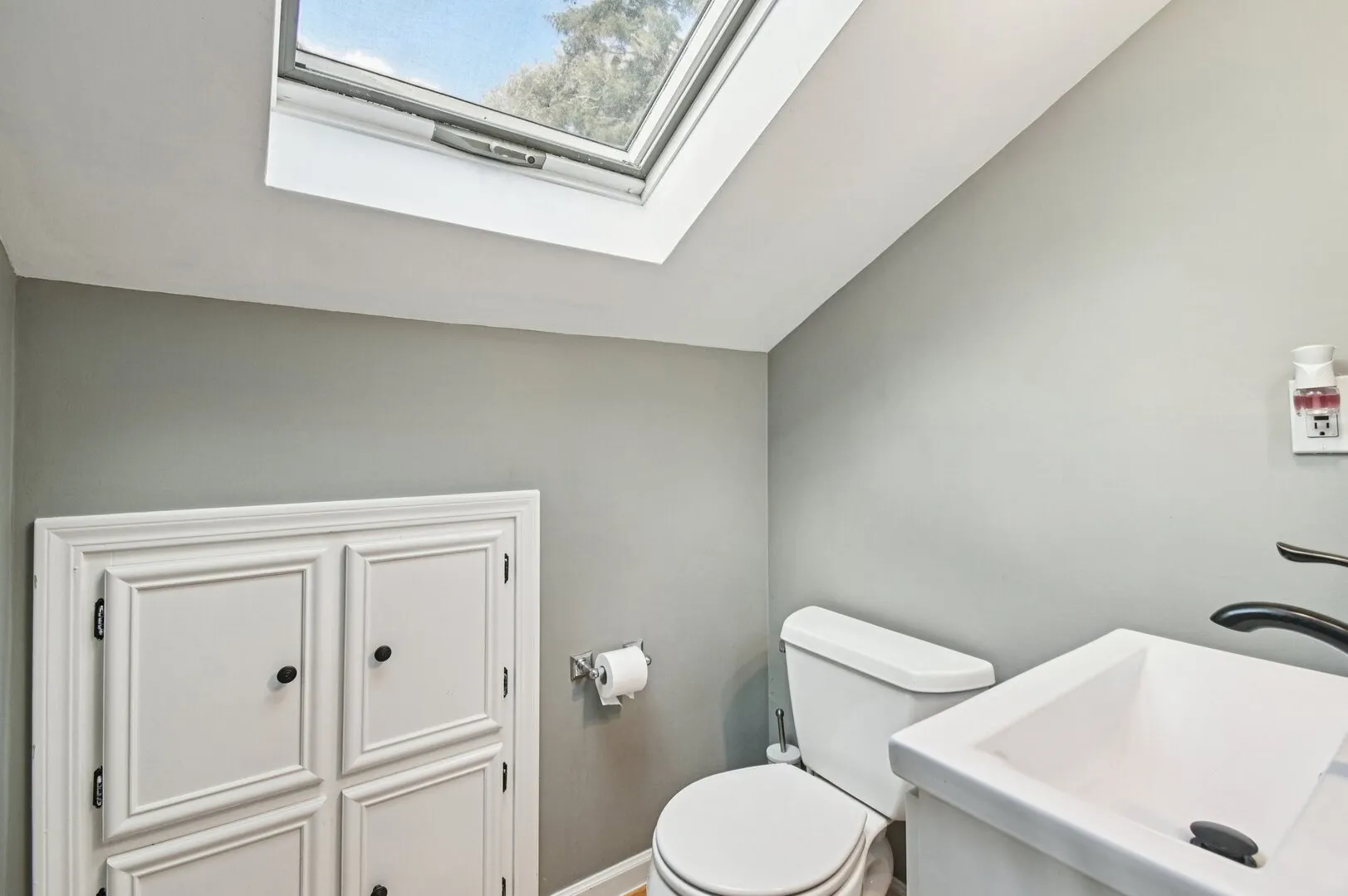 694 S York Street IL