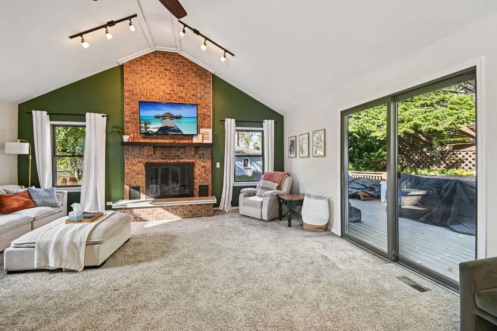 694 S York Street IL