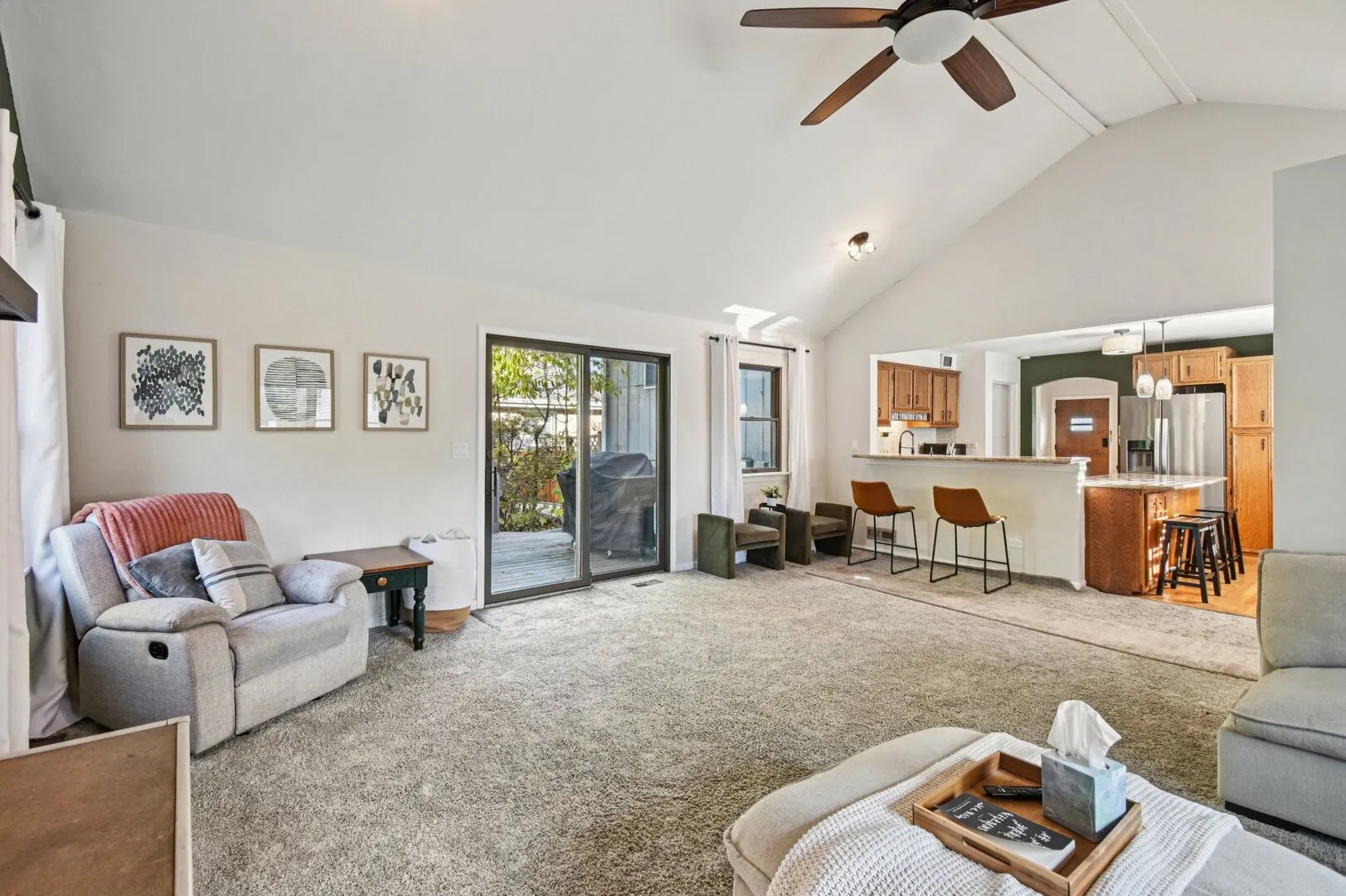 694 S York Street IL