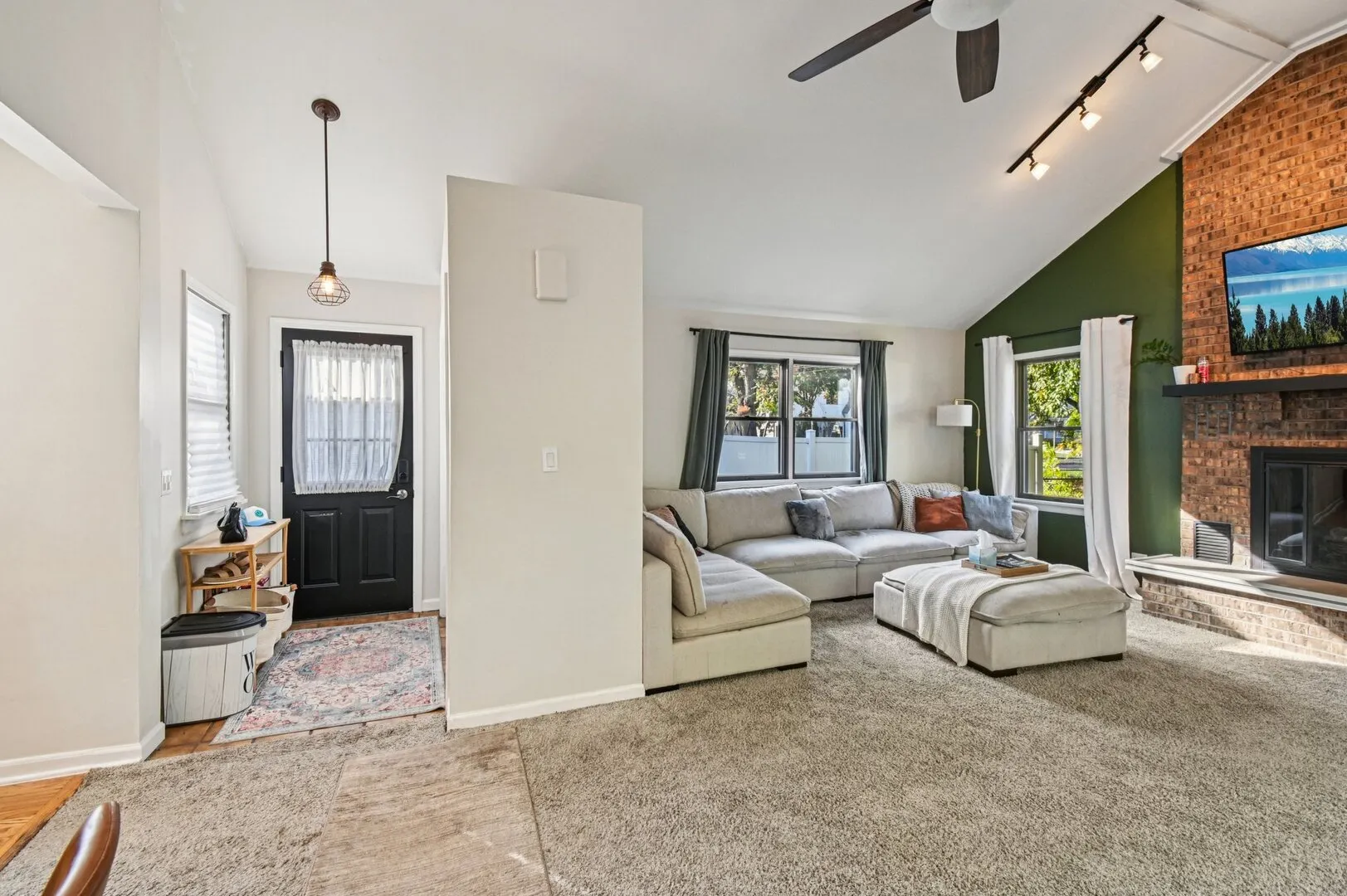 694 S York Street IL