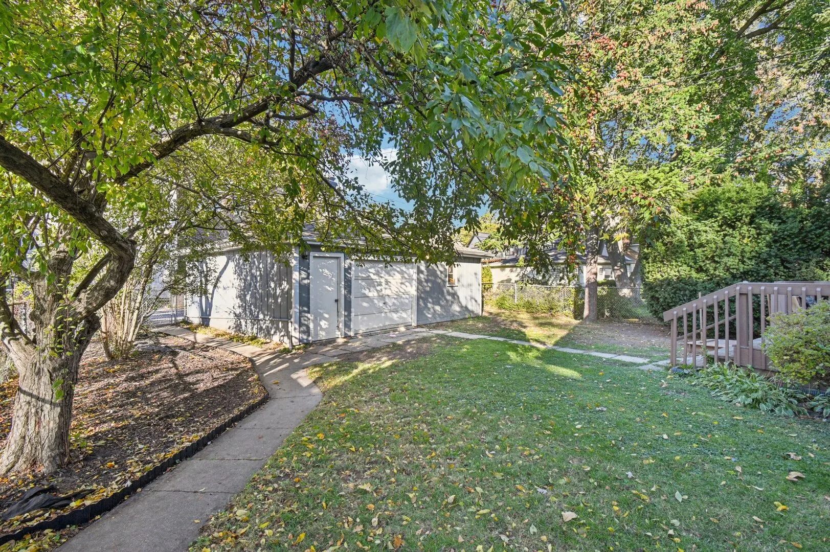 694 S York Street IL