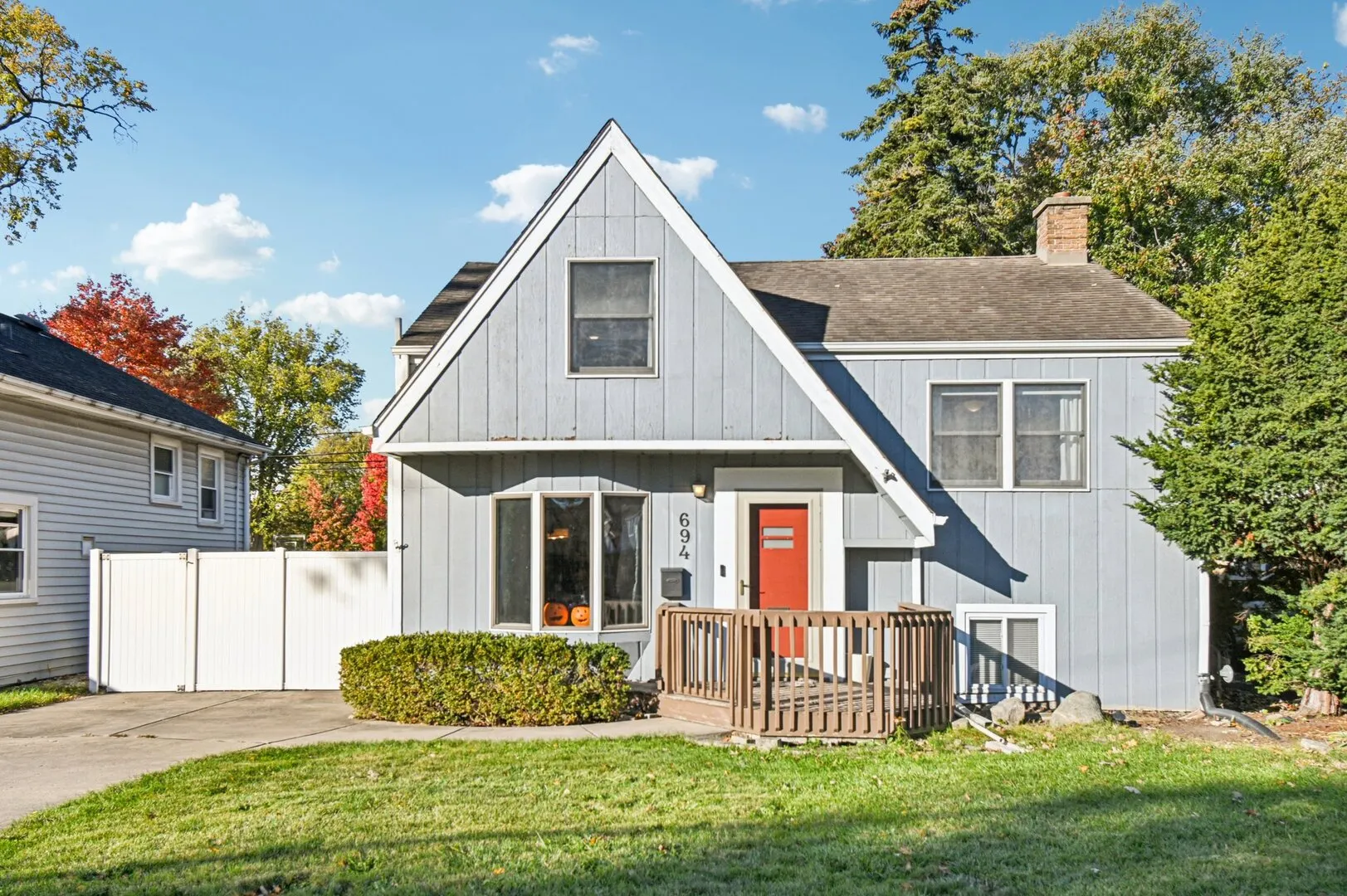 694 S York Street IL