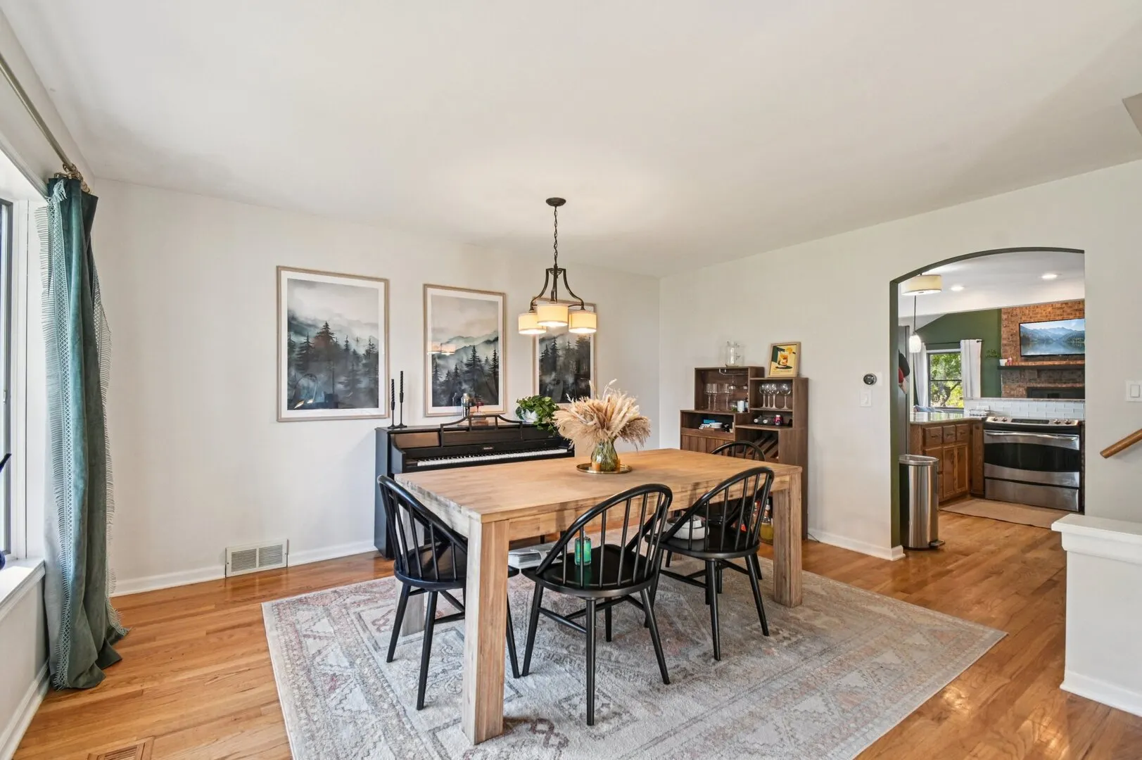 694 S York Street IL