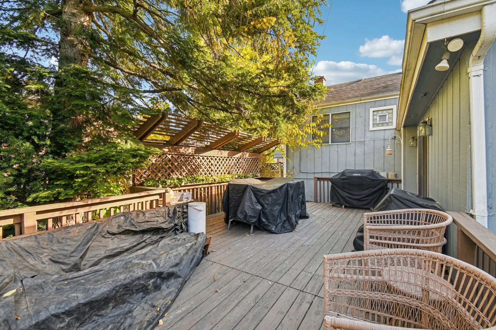 694 S York Street IL