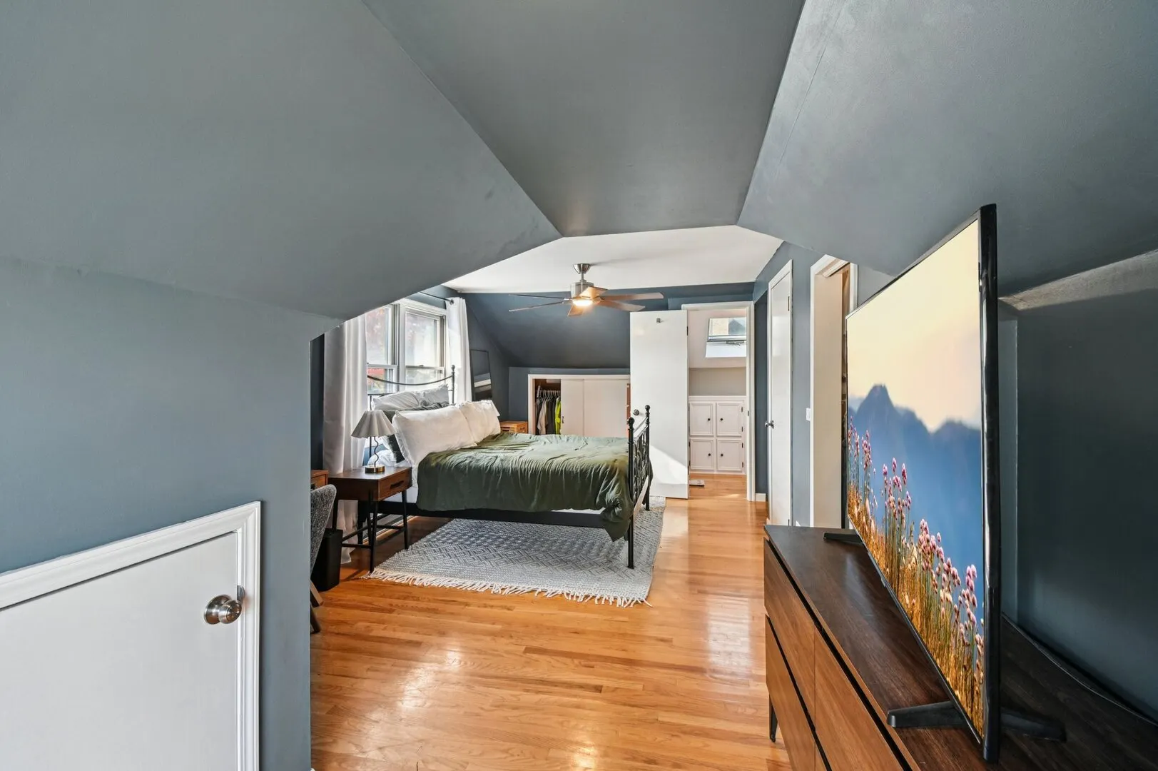 694 S York Street IL