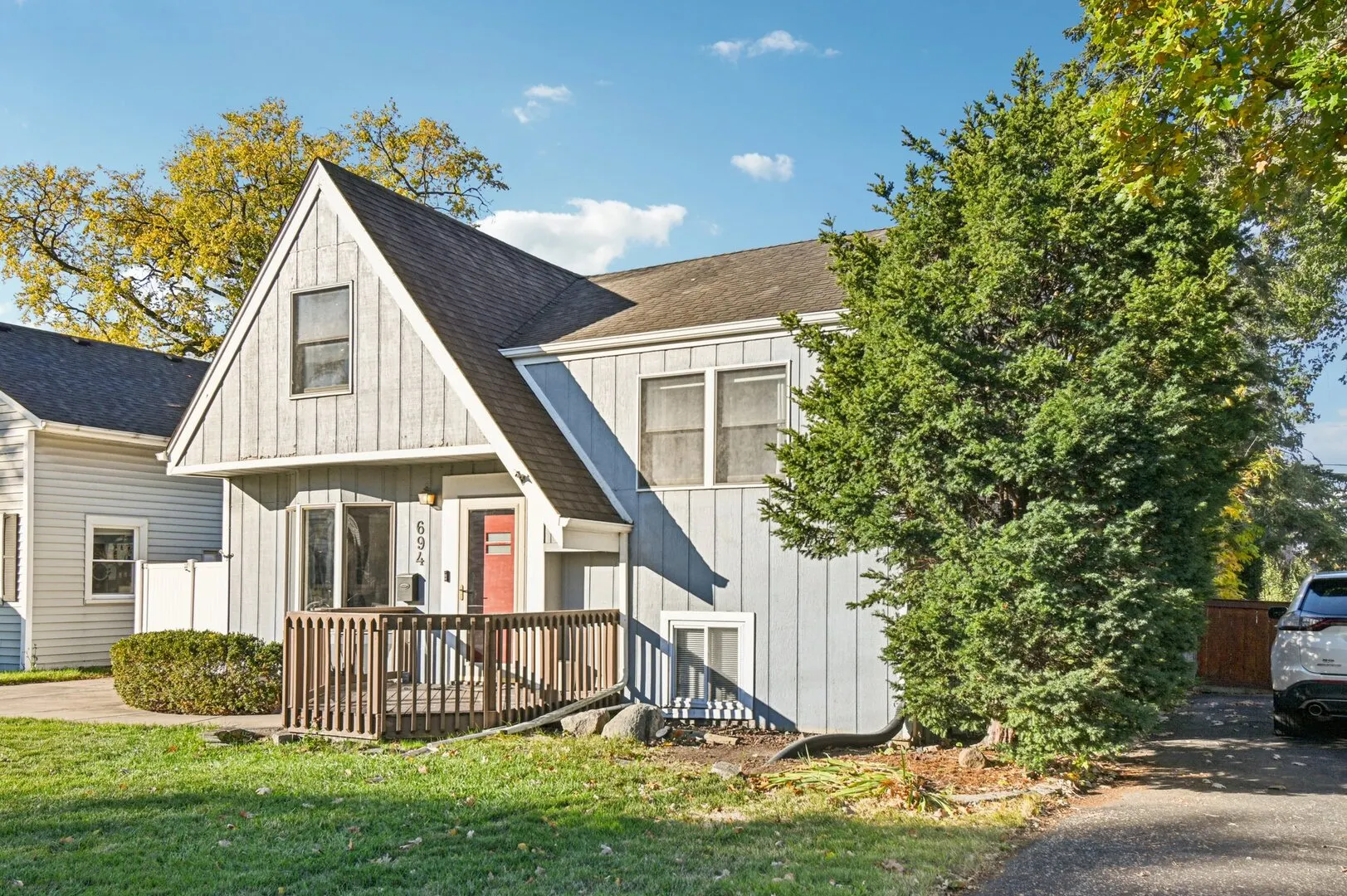 694 S York Street IL