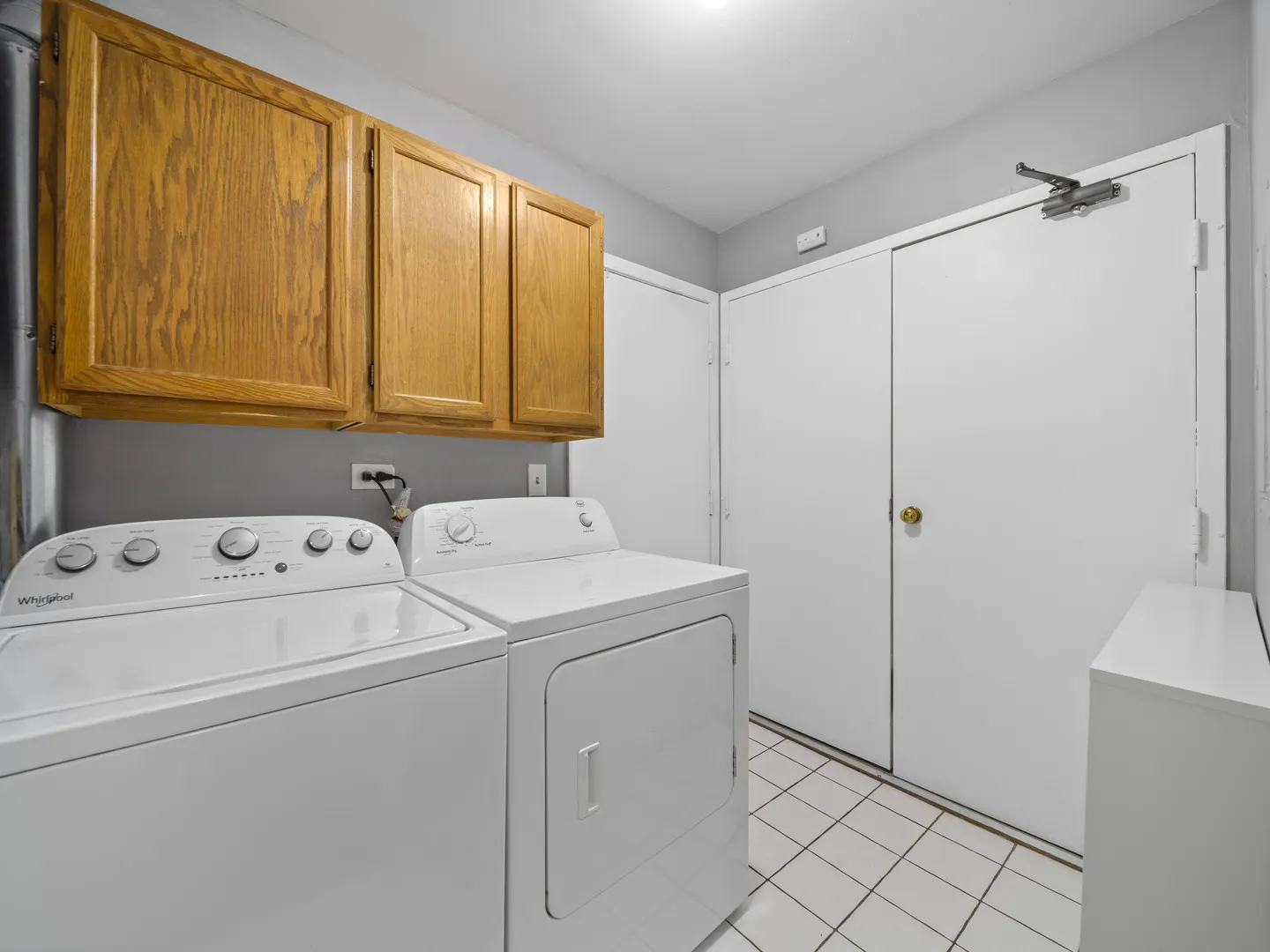 340 W Ivy Lane 1B IL