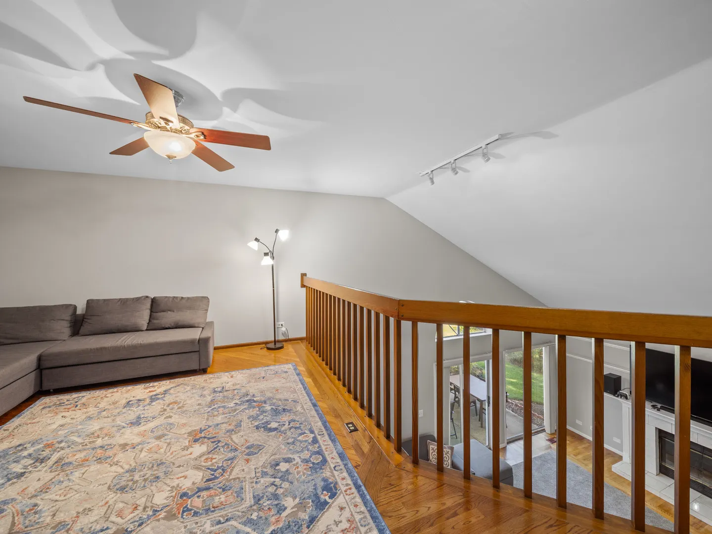 340 W Ivy Lane 1B IL