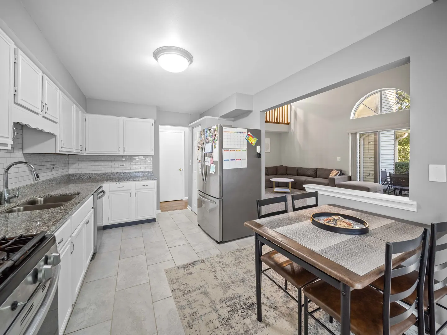 340 W Ivy Lane 1B IL