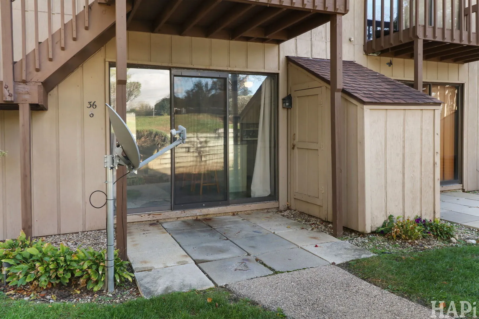 36 Bermuda Colony 6 IL