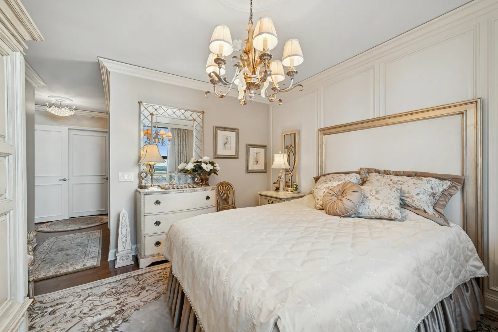 201 N Westshore Drive 1701 IL