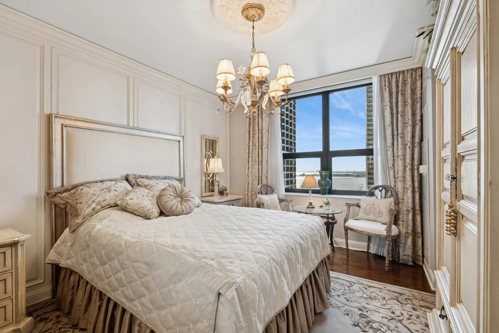 201 N Westshore Drive 1701 IL