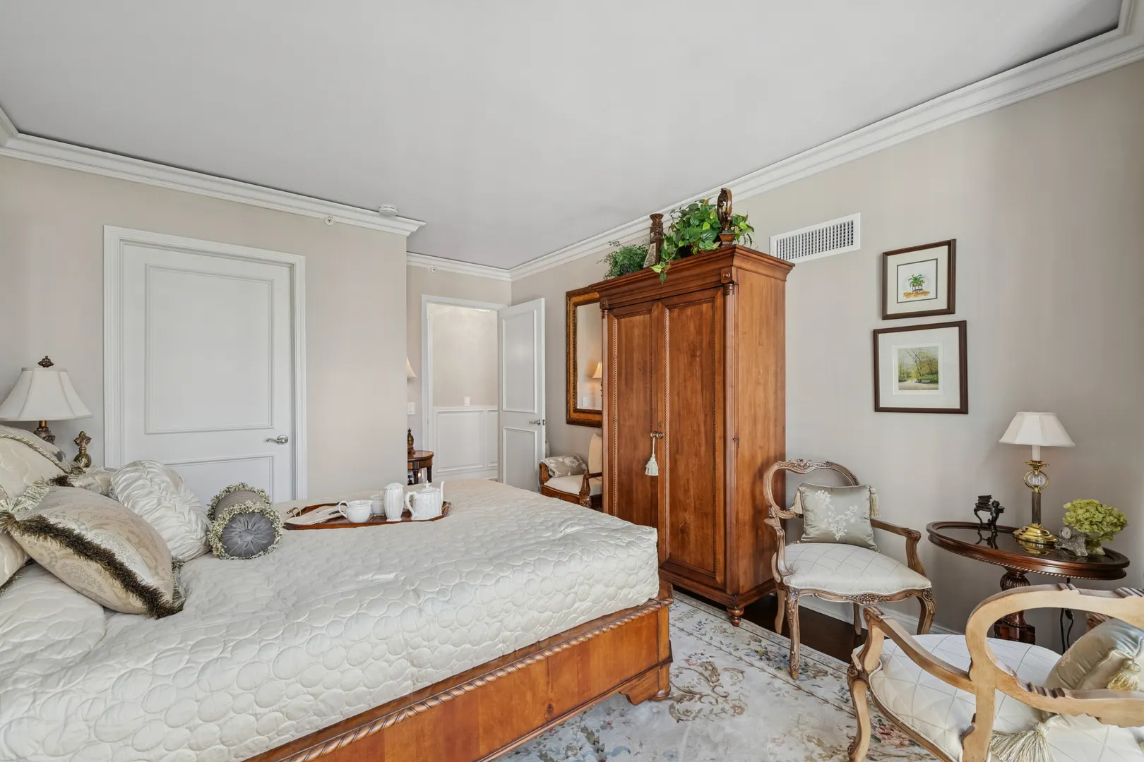 201 N Westshore Drive 1701 IL