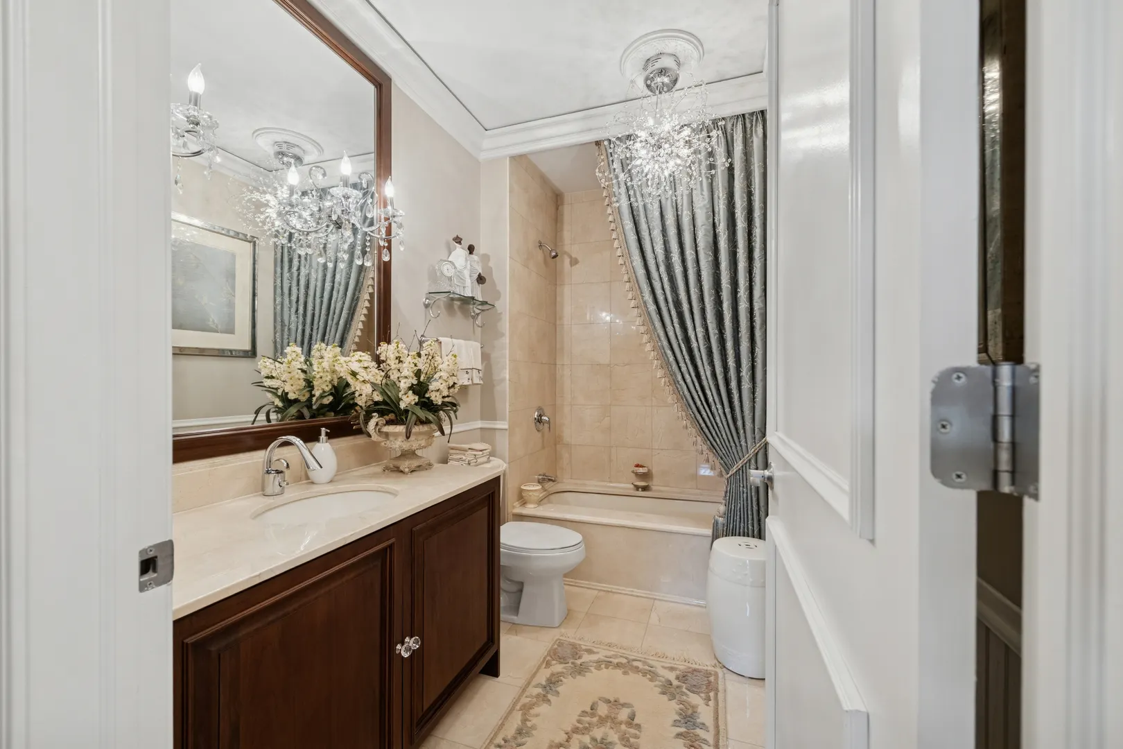 201 N Westshore Drive 1701 IL