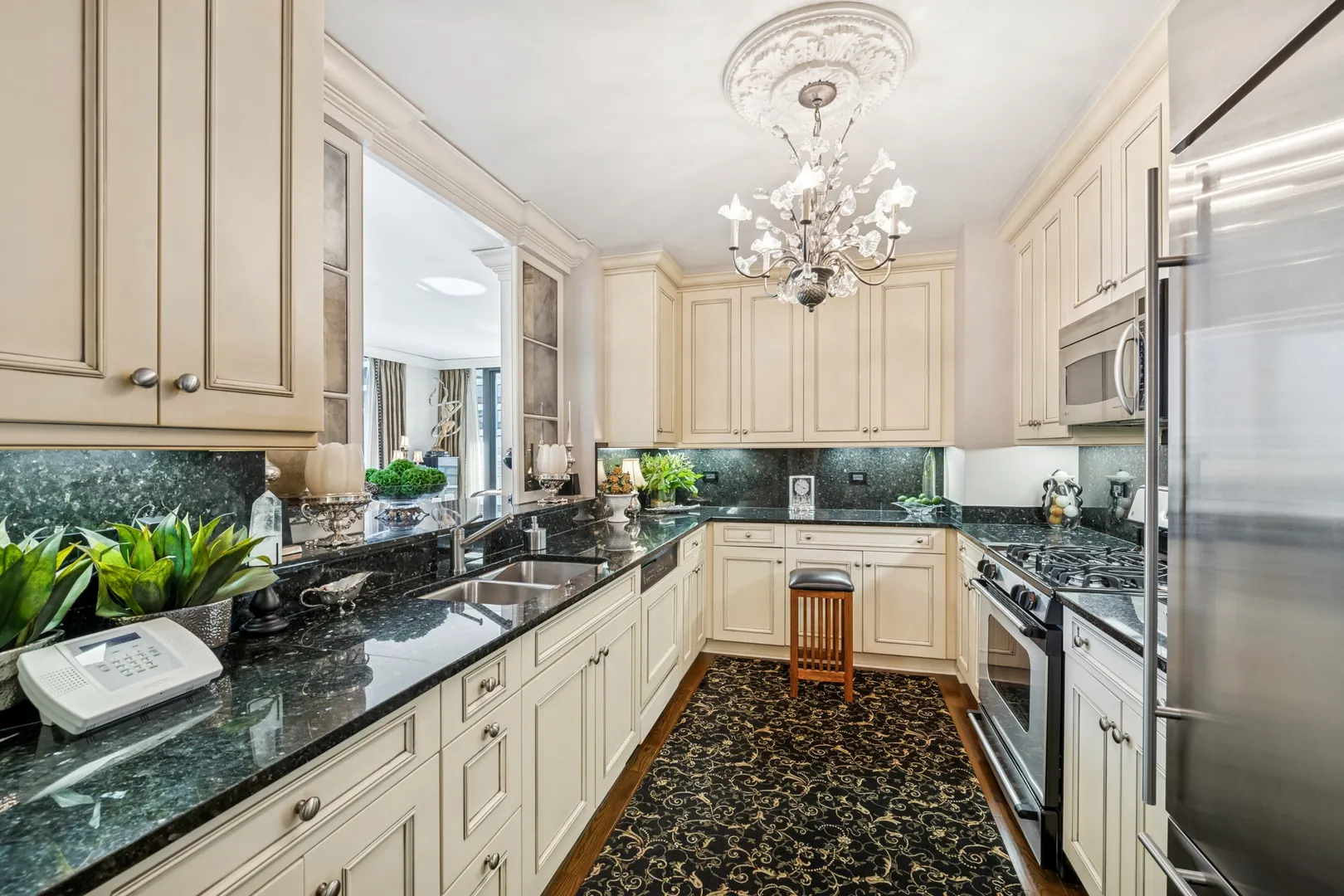 201 N Westshore Drive 1702 IL