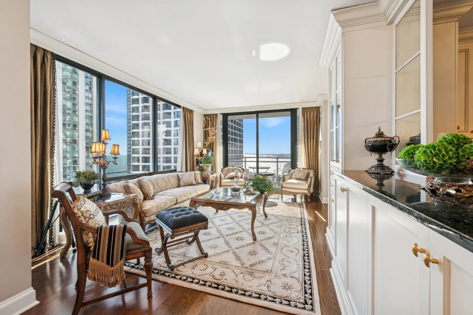 201 N Westshore Drive 1702 IL