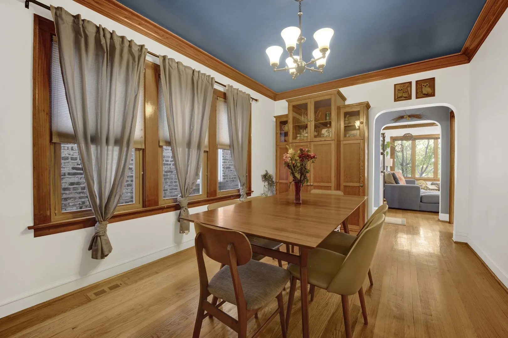 3647 S Damen Avenue IL