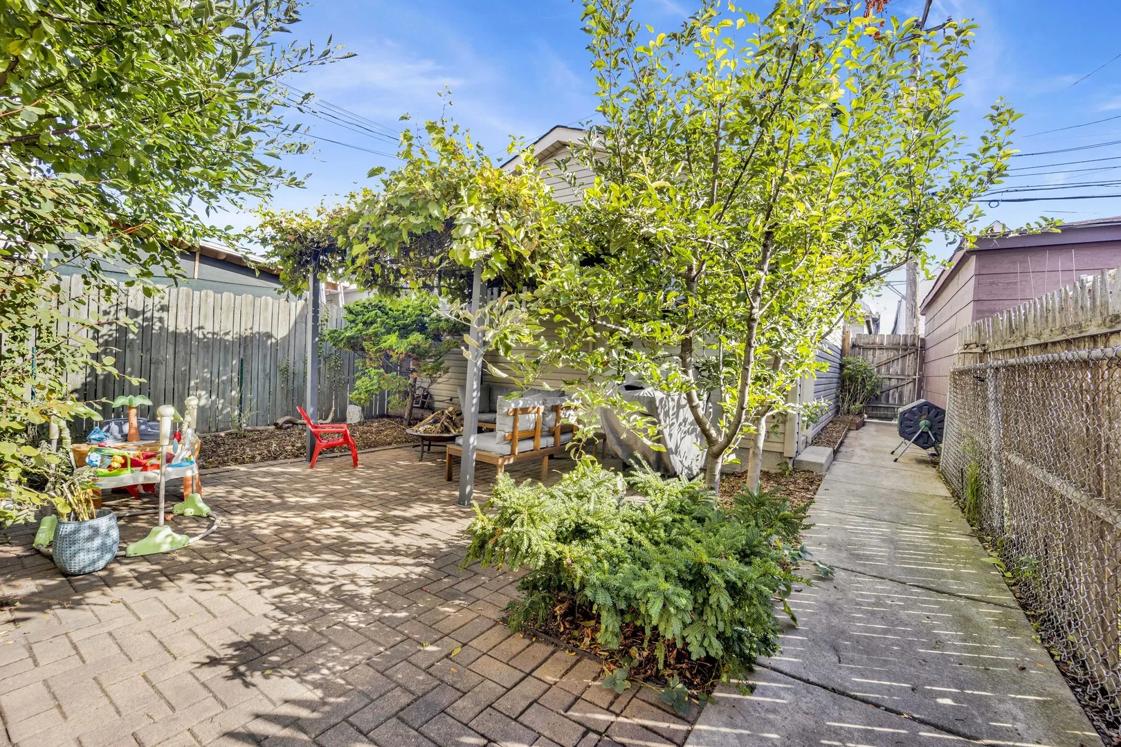 3647 S Damen Avenue IL