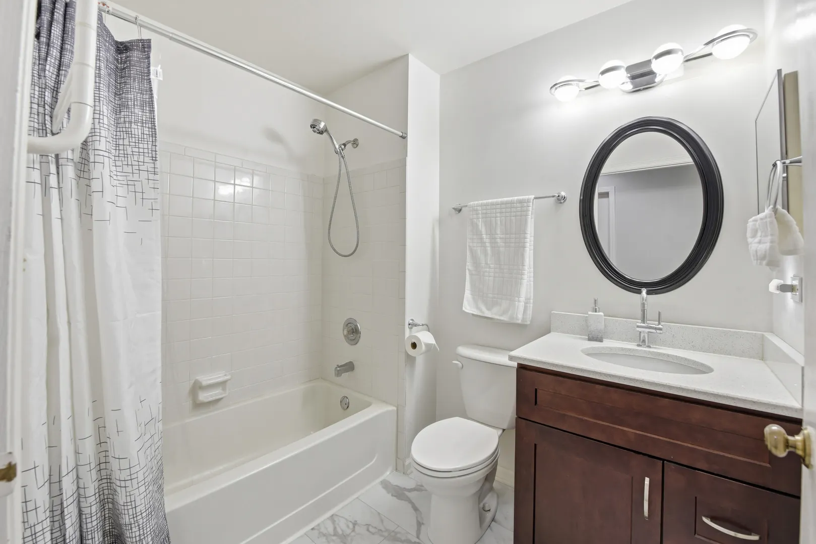 767 E Whispering Oaks Drive 767 IL