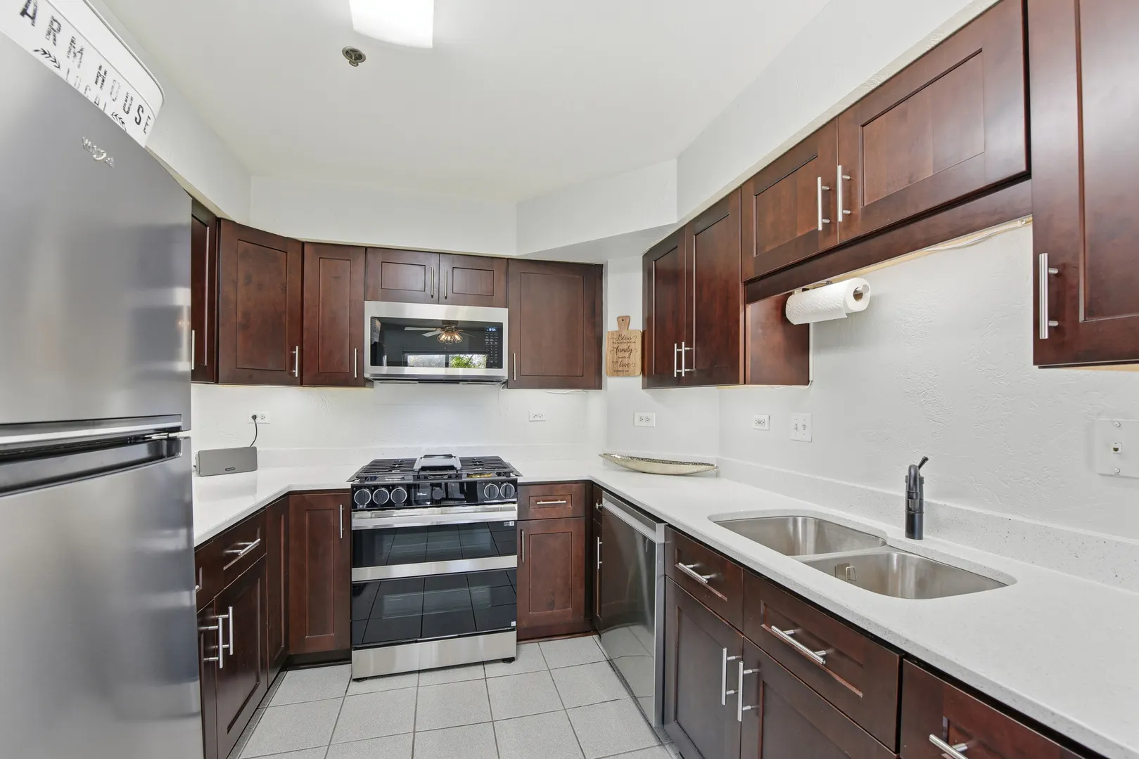 767 E Whispering Oaks Drive 767 IL