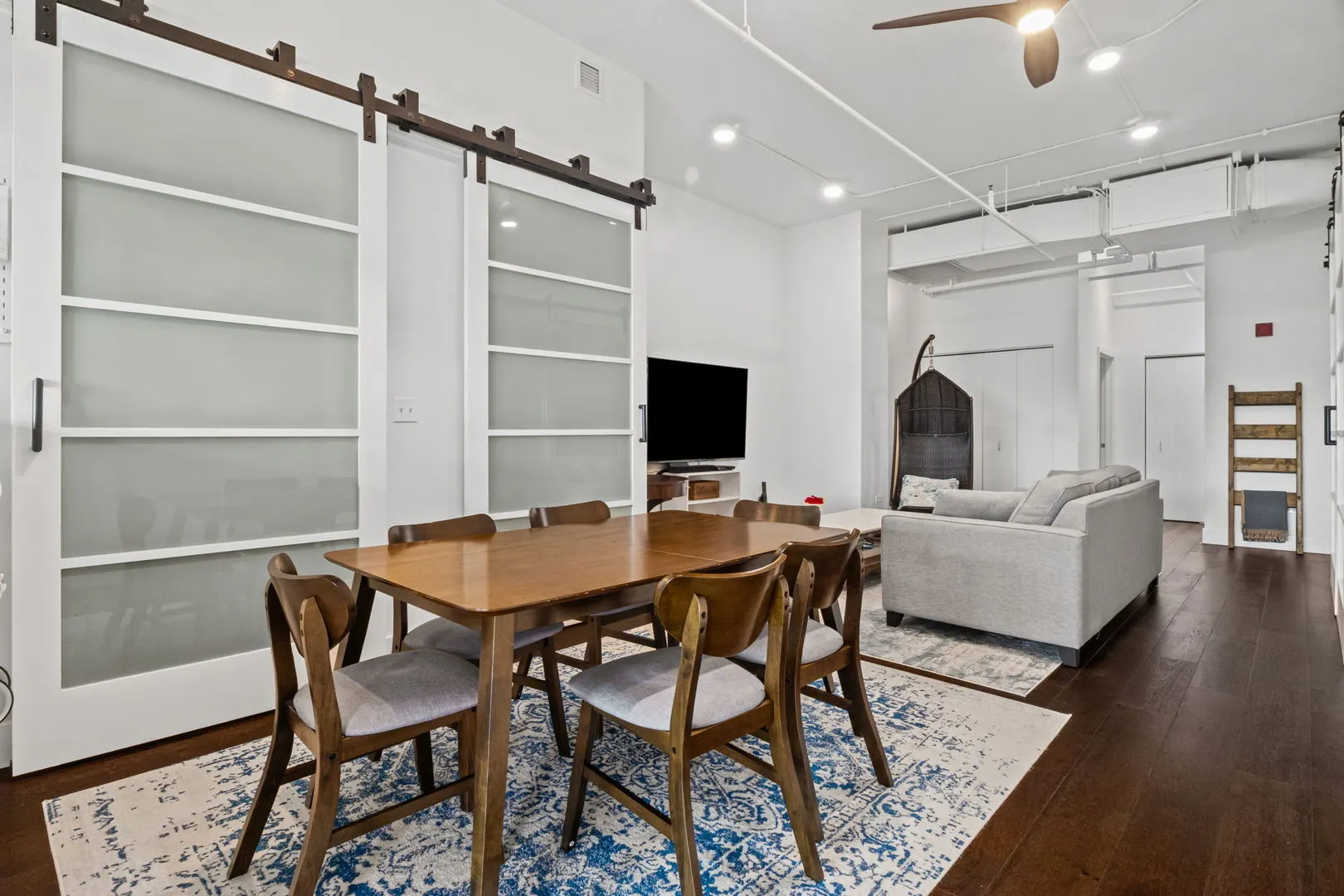 1640 Maple Avenue 304 IL