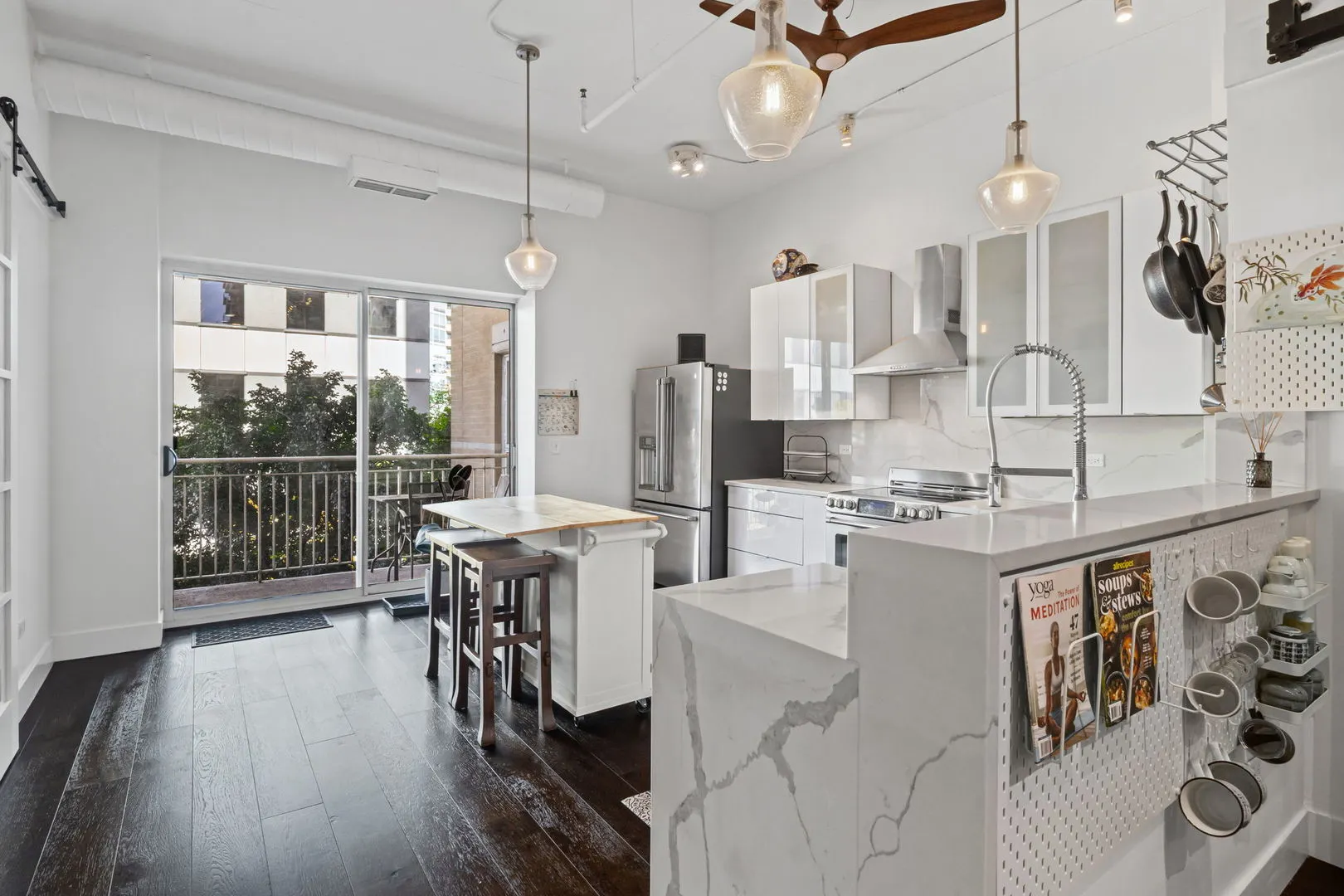 1640 Maple Avenue 304 IL