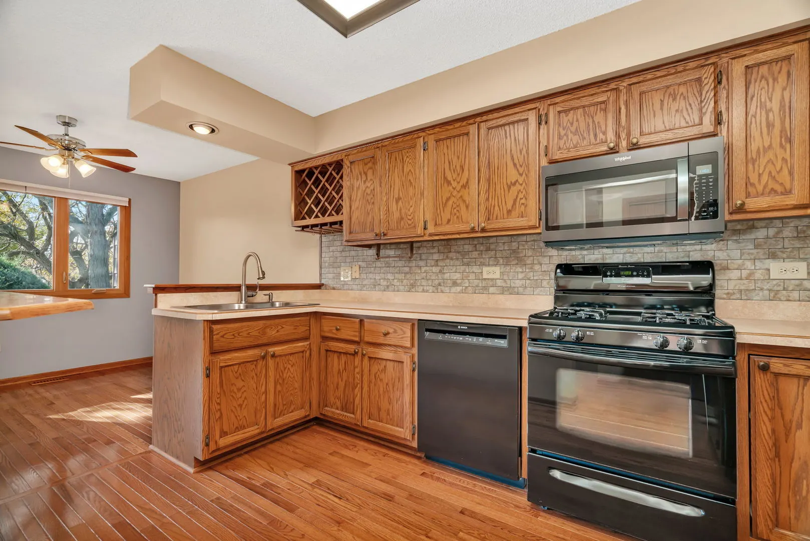 613 Johnson Avenue IL