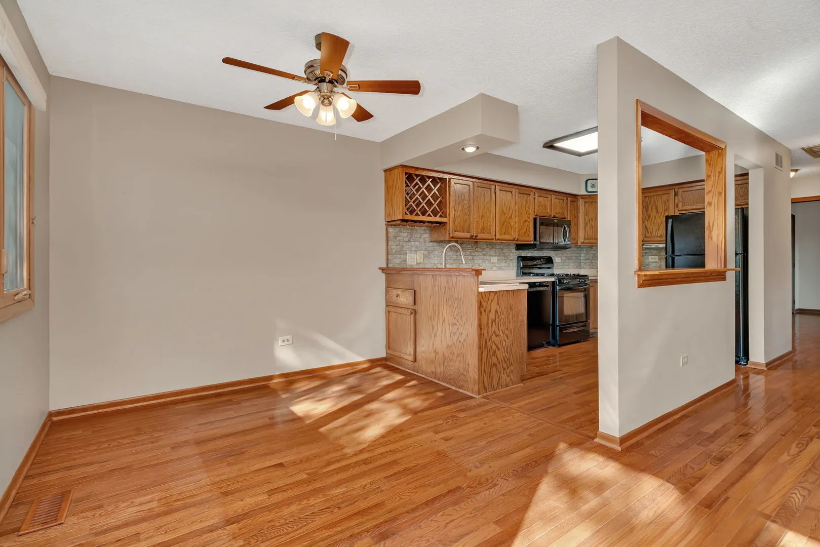 613 Johnson Avenue IL