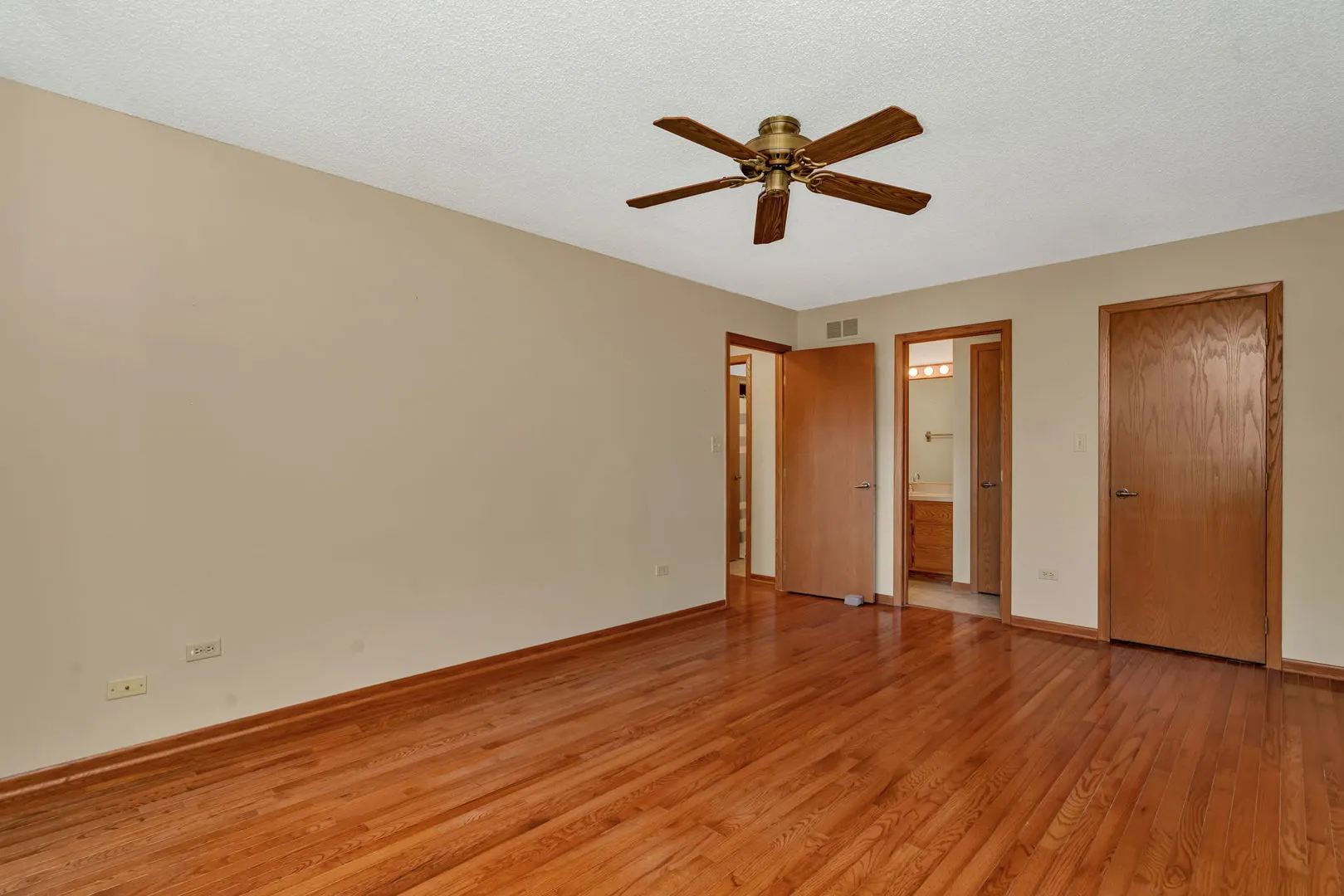 613 Johnson Avenue IL