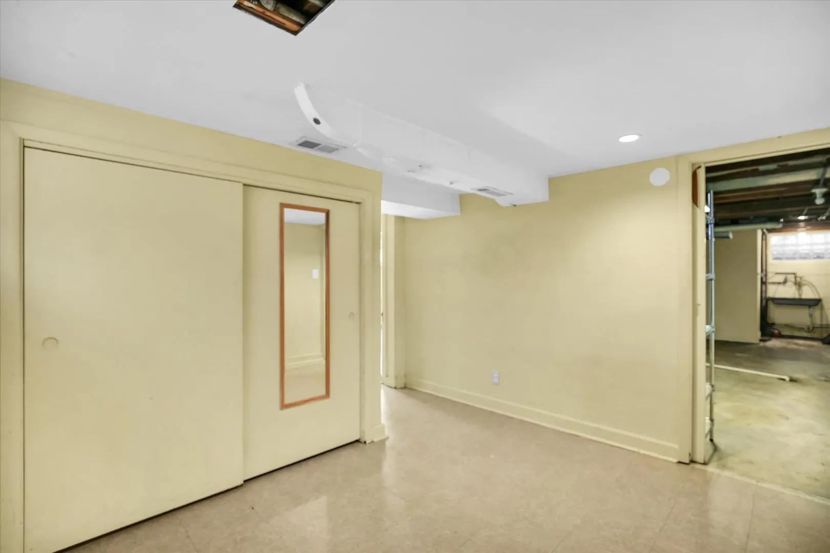 910 W SPRINGFIELD Avenue IL