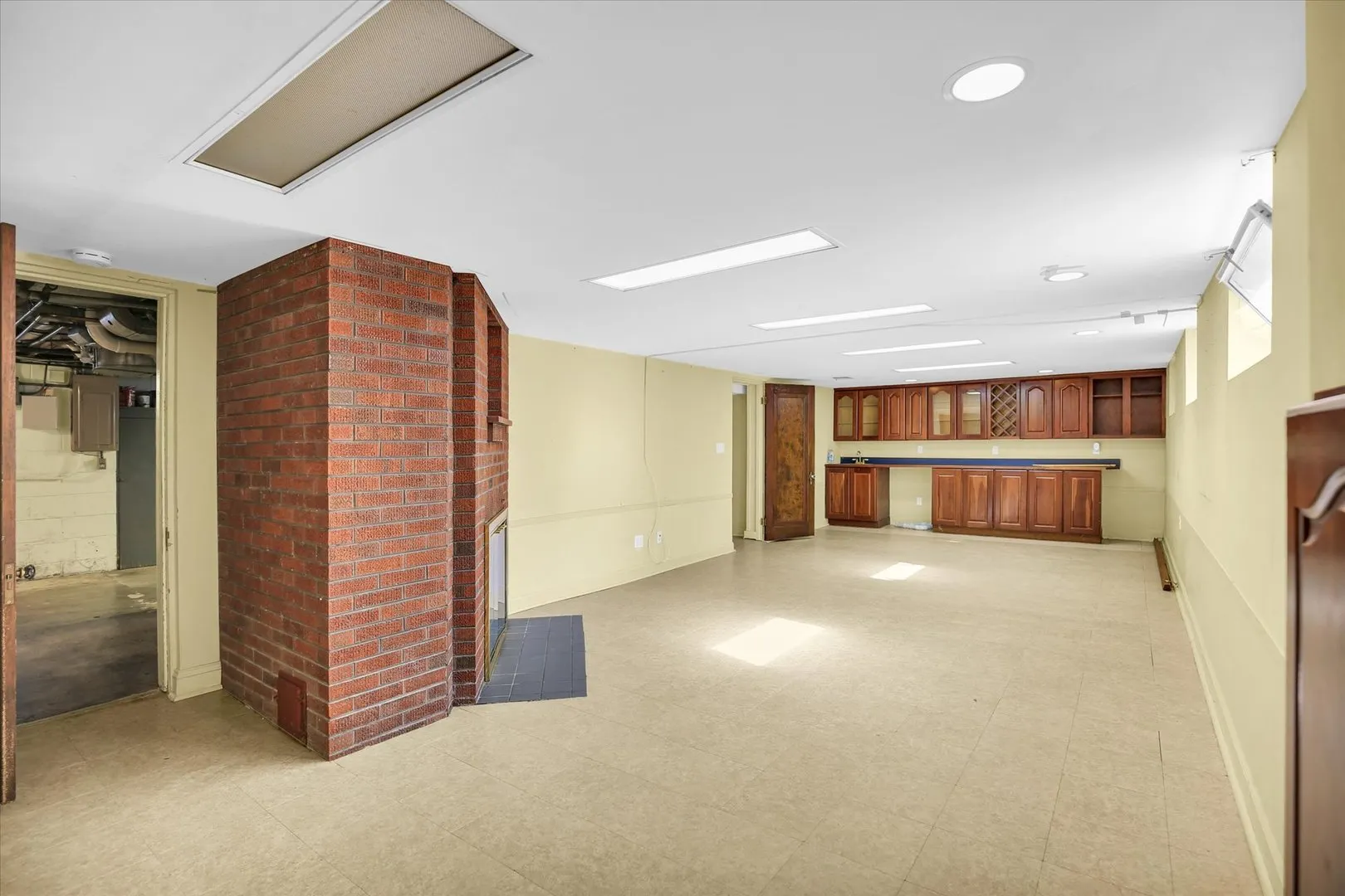 910 W SPRINGFIELD Avenue IL