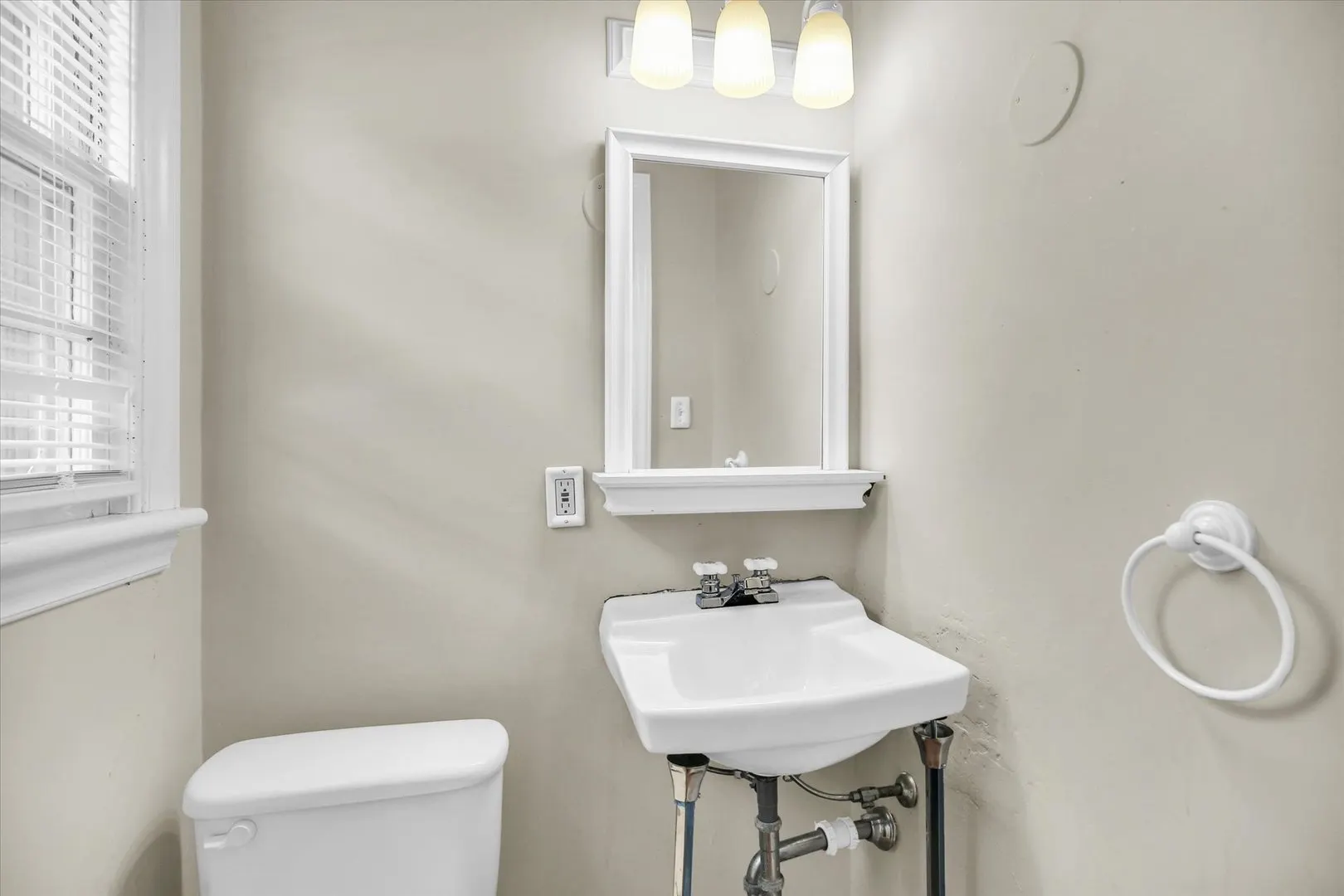 910 W SPRINGFIELD Avenue IL