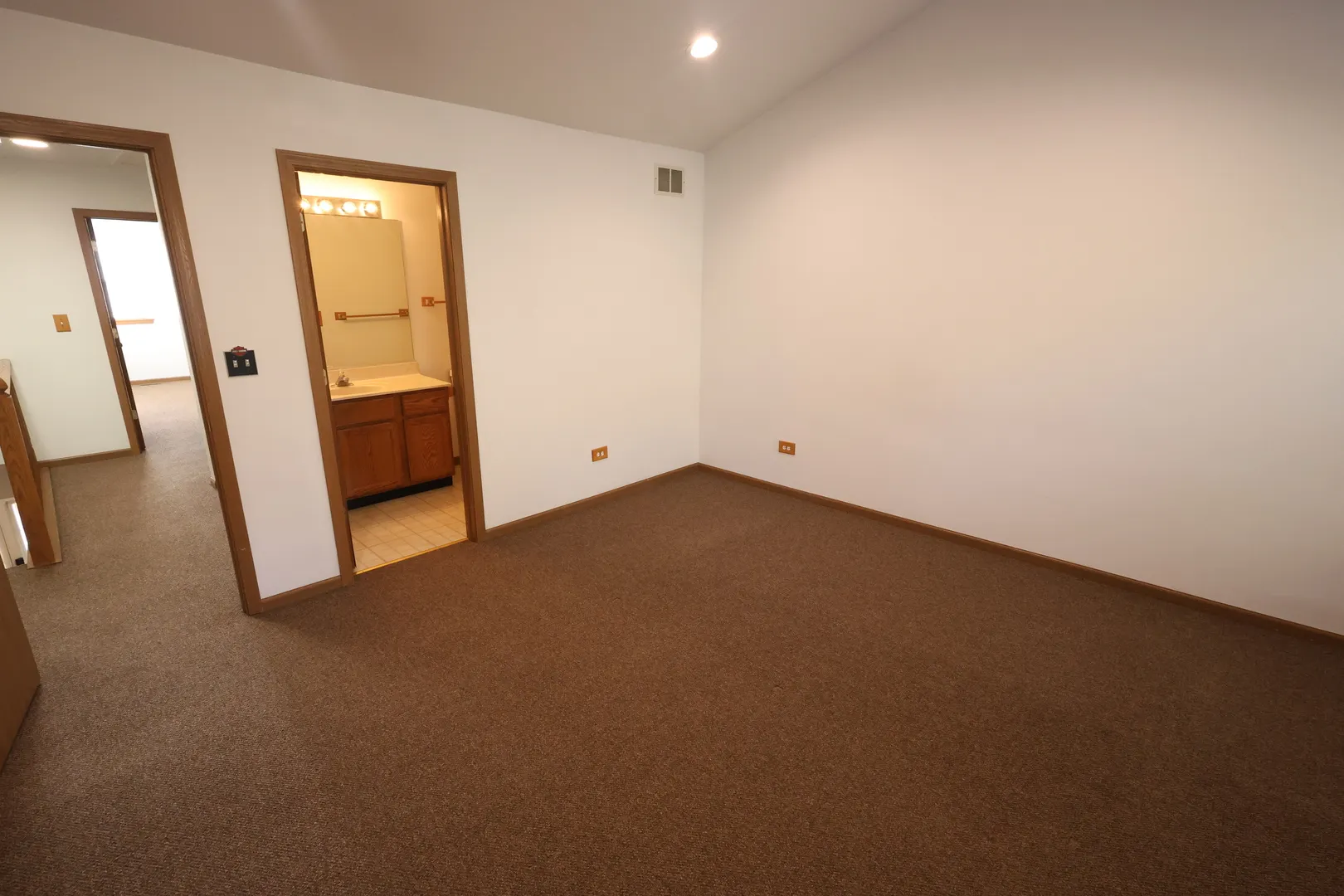 1840 GROVE Avenue IL