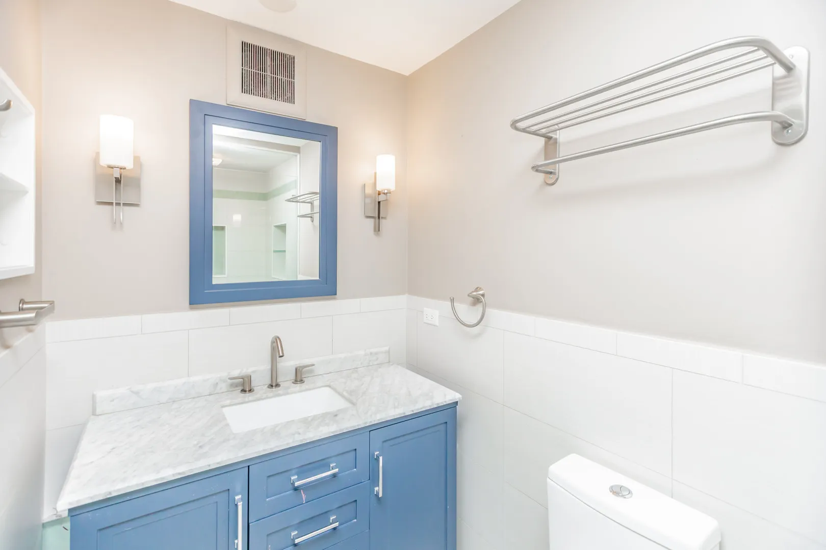 7033 N Kedzie Avenue 401 IL