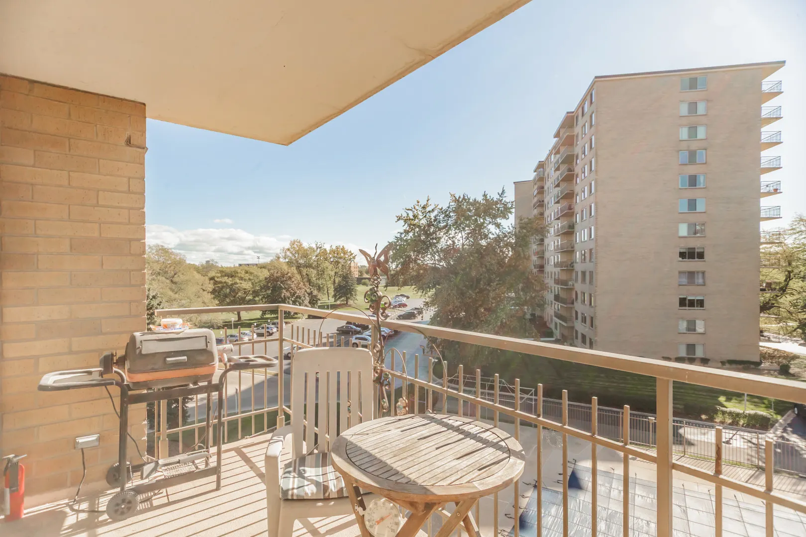 7033 N Kedzie Avenue 401 IL