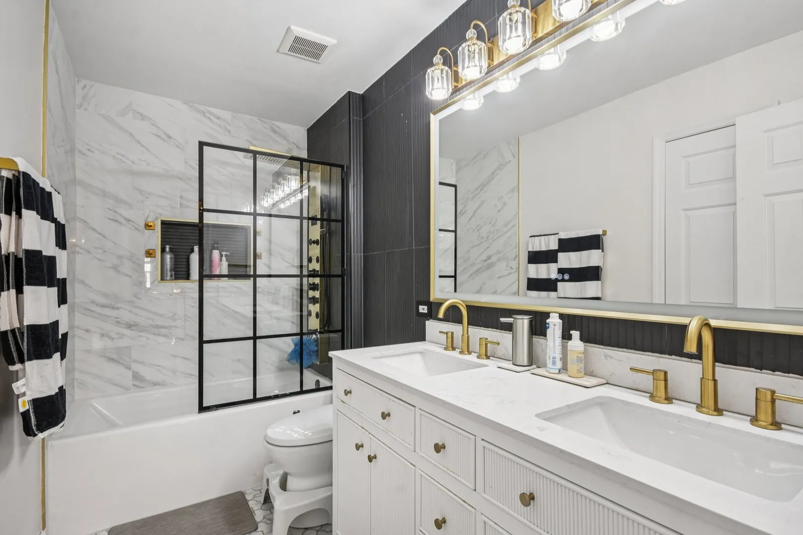 34115 N Wooded Glen Drive IL