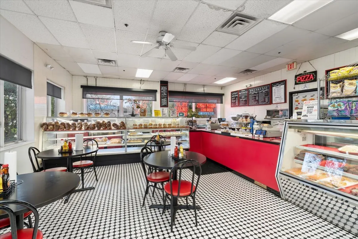 260 S Milwaukee Avenue IL