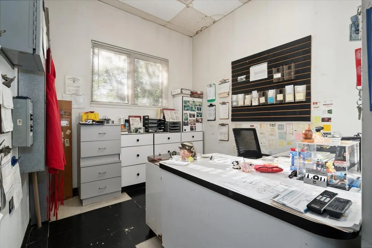 260 S Milwaukee Avenue IL