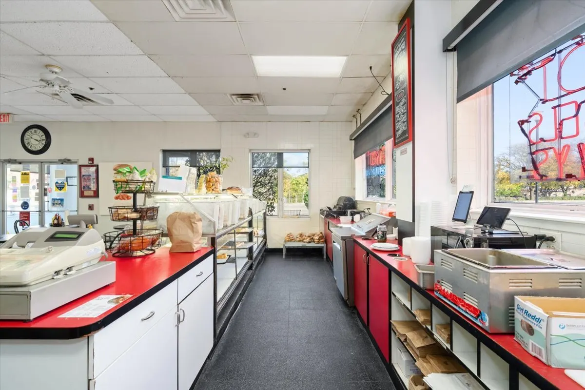 260 S Milwaukee Avenue IL