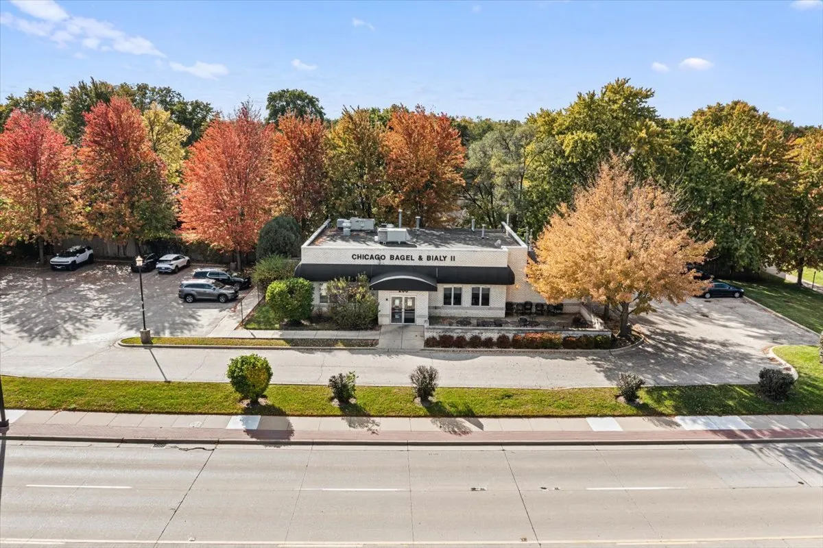 260 S Milwaukee Avenue IL