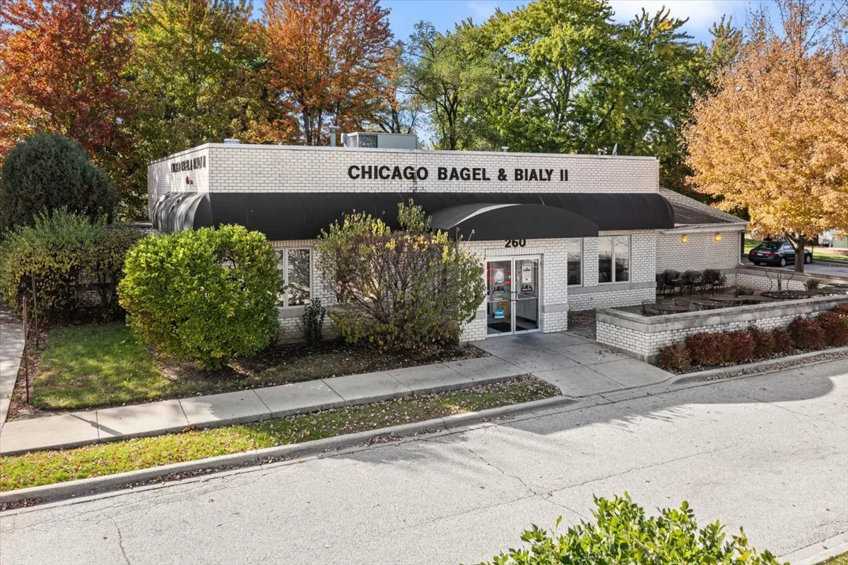 260 S Milwaukee Avenue IL