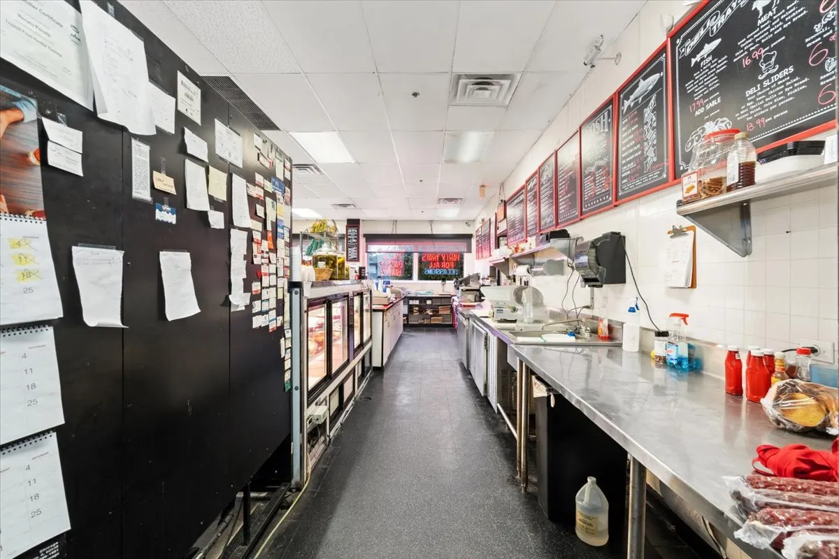 260 S Milwaukee Avenue IL